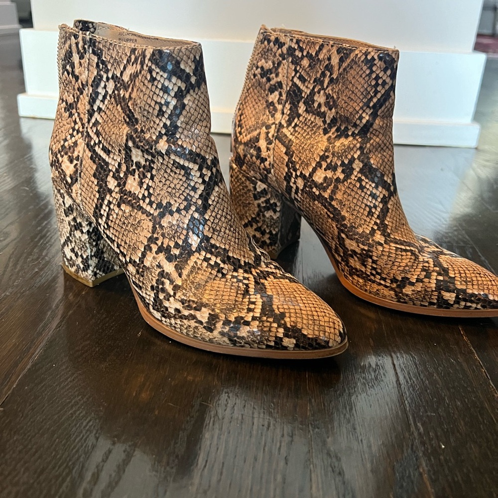 Steve Madden Julianna Snake Embossed Ankle Boot Size 6